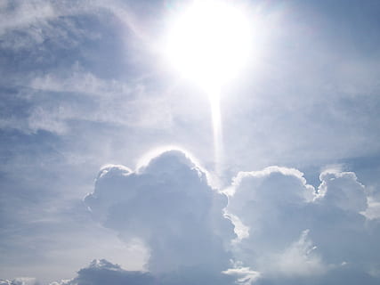 hvid, skyer, dagtimerne, sollys, Sky, sol, lys, himmel, overskyet, lyse, sky - himmel, solstråle, natur, cloudscape, skønhed i naturen, idyllisk, ingen mennesker, scenics - natur, dag, hvid farve, lav vinkel visning, ro, udendørs, baggrunde, blå, meteorologi, linseflare, blødhed, Stærkt oplyst, renhed, 2K, CC0, offentligt domæne, royaltyfrie