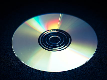 DVD, CD, leer, Computer, Digital, Platte, Daten, glasig, Datenträger, Datenspeicher, lichtspiel, Gegenlicht, Kreis, Geometrische Figur, Technologie, gestalten, keine Leute, drinnen, Nahansicht, Compact Disc, einzelnes Objekt, Wissenschaft, Studioaufnahme, glänzend, Muster, sauber, Sonnenlicht, Elektronik-Industrie, die Architektur, konzentrisch, 4K, CC0, gemeinfrei, lizenzfrei