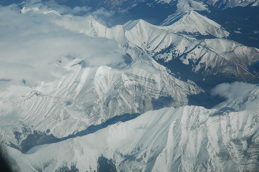 la neve, capped, montagna, giorno, alpino, catena montuosa, innevate, picchi, temperatura fredda, inverno, scenics - natura, montagna innevata, bellezza nella natura, paesaggio, ambiente, natura, nessuno, la tranquillità, scena non urbana, scena tranquilla, Colore bianco, geografia fisica, all'aperto, picco di montagna, cresta montuosa, 2K