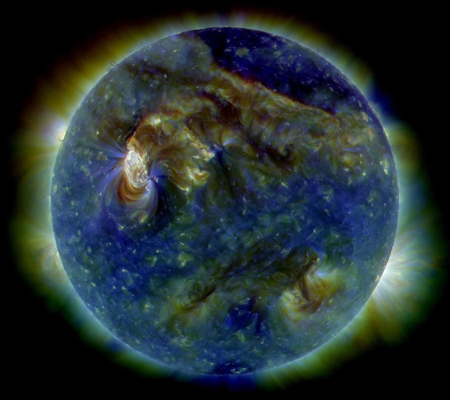 sol, solar, flare, flare, estrella, estrella, energia, solar, flamarada, estrella, energia, expulsió de massa coronal, activitat, espai, cosmos, nasa, sdo, planeta terra, planeta - espai, cap gent, vista per satèl·lit, fons negre, naturalesa, pedres precioses, sol objecte, joieria, brillant, forma geomètrica, esfera, a l'interior, forma, blau, ciència, tir de l'estudi, mar, cercle, primer pla, gemma semi-preciosa, luxe, joia preciosa, 4K