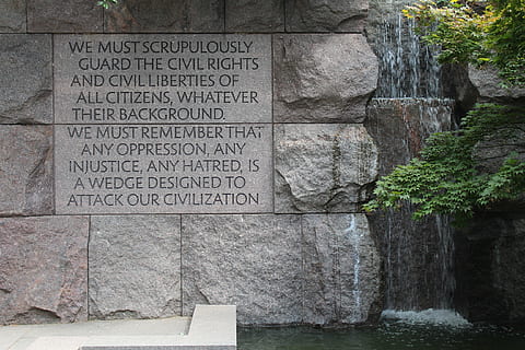 fdr, memorial, textura, cascada, rock, piedra, Roosevelt, franklin, delano, unido, estados, America, corriente continua, punto de referencia, histórico, estatua, Estados Unidos, distrito, Columbia, guerra, turismo, arquitectura, famoso, escultura, Monumento, líder, atracción, historia, centro comercial, presidente, político, texto, sólido, agua, escritura occidental, día, nadie, el pasado, estructura construida, comunicación, pared - característica de la construcción, roca - objeto, Pared de piedra, naturaleza, destinos de viaje, pared, material de piedra, 2K