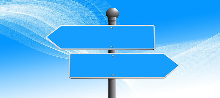 Due, blu, grigio, vuoto, signages, elenco, segnale stradale, scudo, Nota, direzione, lontano, decisioni, destra, falso, Qui, Là, opportunità, punto di vista, alternativa, meditazione, nuova era, saggezza, casa, fronte interno, finestra, fiori, cielo sereno, copia spazio, nessuno, cielo, comunicazione, all'aperto, sfondo blu, natura, Paradiso, sfondo colorato, architettura, Colore bianco, metallo, estate, luce del sole, semplicità, tecnologia, Messaggio, composito digitale, pulito, 4K, CC0, dominio pubblico, privo di copyright