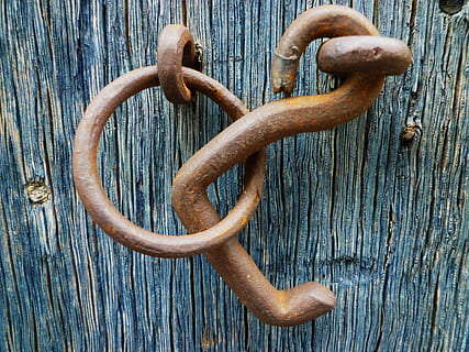 alt, rostig, Verschluss, Oxidation, zerfallen, verwittert, Antiquität, Holz - Material, Eisen - Metall, Metall, stehlen, Tür, altmodisch, Nahansicht, Hintergründe, keine Leute, Tag, texturiert, gestalten, Design, draußen, Sicherheit, Muster, Holz, braun, Schutz, Stillleben, High Angle View, Türklopfer, 4K, CC0, gemeinfrei, lizenzfrei