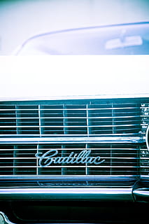 Cadillac, Oldtimer, Auto, klassisch, Lampen, v8, Chrom, Gitter, Jahrgang, retro, Fahrzeug, Kapuze, Die vordere Abdeckung ist, Spiegel, Kommunikation, Text, Transport, keine Leute, Tag, draußen, westliche Schrift, Landfahrzeug, Transportmittel, Blau, Kraftfahrzeug, Zeichen, Lichtanlage, Nahansicht, Fenster, Information, die Architektur, transparent, Technologie, 4K, CC0, gemeinfrei, lizenzfrei