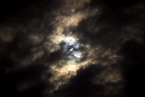 ohne Titel, Sonne, Solar-, Finsternis, Astronomie, Mond, Himmel, Sonnenlicht, Wolke, wolke - himmel, Nacht-, dunkel, Dramatischer Himmel, Platz, Natur, keine Leute, Wolkengebilde, bedeckt, Szenen - Natur, Schönheit in der Natur, launischer Himmel, Sturm, Licht - natürliches Phänomen, draußen, Vollmond, Mondlicht, bedrohlich, 5K, CC0, gemeinfrei, lizenzfrei