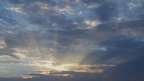 sunset, kansas, zachód słońca, Kansas, Natura, pogoda, niebieski, niebo, chmura - niebo, cloudscape, na dworze, tła, dzień, lato, scenics, pochmurny, piękno natury, klimat, powietrze, meteorologia, światło słoneczne, światło - zjawisko naturalne, słońce, scenics - natura, spokój, niski kąt widzenia, żadnych ludzi, spokojna scena, idylliczny, promień słońca, środowisko, dramatyczne niebo, abstrakcyjne tła, 5K, CC0, domena publiczna, darmowe zdjęcia