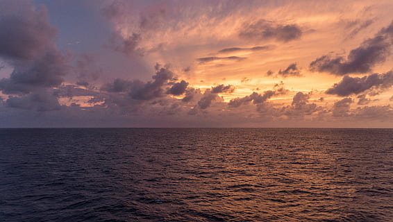 body, water, golden, hour, sunset, sun rays, reflection, nature, dawn, panoramic, cloudscape, sunlight, scenic, sunshine, sea, horizon over water, horizon, sky, cloud - sky, scenics - nature, beauty in nature, tranquility, seascape, idyllic, tranquil scene, environment, no people, dramatic sky, urban skyline, contemplation, 5K, CC0, public domain, royalty free