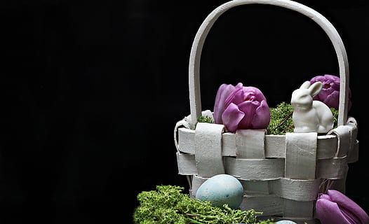 cistella de vímet blanca, llebre, conill de Pasqua, Pasqua, primavera, figura, tulipes, porpra, tulipes morades, flors morades, cistella, osterkorb, Pasqua körbchen, decoració, ceràmica, decoració de pasqua, molsa, ou, blau, ous blaus, dekoeier, deco, Feliç Pasqua, salutació de pasqua, tema de pasqua, costums, invitació, estat de Pasqua, salutacions de pasqua, tradició, consum de primavera, mapa, targeta de felicitació, postal, salutació, flors, flor, fons negre, còpia espai, celebració, color rosa, flor de roses, cap gent, tir de l'estudi, frescor, planta, planta amb flors, contenidor, naturalesa, bellesa a la natura, primer pla, a l'interior, natura morta, festa, religió, test de flor, 4K, CC0, domini públic, lliure de regalies