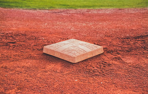 náměstí, hnědý, beton, baseballová základna, půda, baseball, báze, písek, Červené, zelená, sport, den, nikdo, venku, hry pro volný čas, zaměřit se na popředí, Příroda, hřiště, geometrický tvar, tráva, baseball - sport, tvar, vysoký úhel pohledu, soutěž, špína, detail, baseballový diamant, pole, 5K, CC0, veřejná doména, bez autorských práv