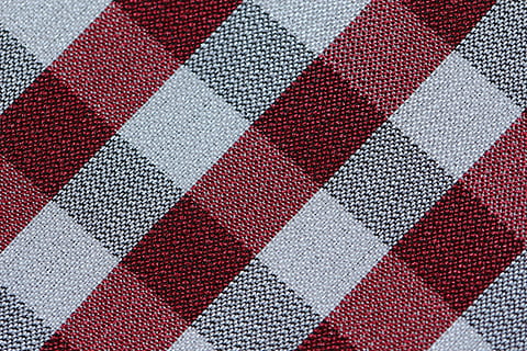 rood, wit, textiel, patroon, geometrisch patroon, structuur, weefsel achtergrond, kleding, oppervlakte, ontwerp, retro, afbeeldingen, volledig kader, achtergronden, detailopname, witte kleur, geen mensen, getextureerde, vorm, hoge hoekmening, binnenshuis, materiaal, grijs, wol, dag, sport, 5K, CC0, publiek domein, royaltyvrij