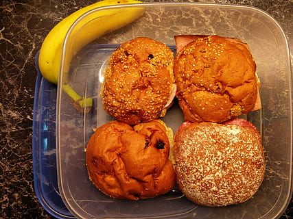 matboks, lunsj, brød, frukt, mat, mat og Drikke, klar til å spise, friskhet, bakt, stilleben, ingen folk, høy vinkel visning, søt mat, overbærenhet, innendørs, nærbilde, container, usunn mat, bord, tallerken, matbit, søt, rett over, måltid, fristelse, muffin, brett, frokost, 4K, CC0, offentlig domene, opphavsrett gratis