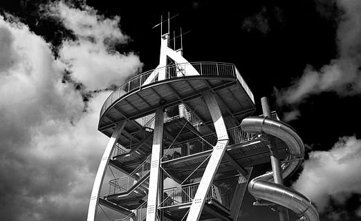 Rhön, Turm, Noah segelt, Aussichtsturm, Ellbogen, Eisenacher Haus, Thüringen Deutschland, Himmel, wolke - himmel, die Architektur, gebaute Struktur, Natur, Flachwinkelansicht, Tag, keine Leute, Gebäudehülle, draußen, Vergnügungspark, Kunst, Kultur und Unterhaltung, Metall, Umweltschutz, Umgebung, Freizeitpark Achterbahn, obsolet, alternative Energie, erneuerbare Energie, Industrie, 4K, CC0, gemeinfrei, lizenzfrei