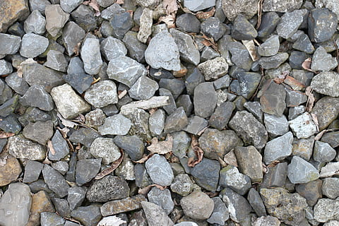 pedras, cinzento, grayscale, padronizar, fundo, pedra, estrutura, textura, abstrato, velho, decorativo, seixo, chão, steinchen, natureza, sólido, quadro completo, origens, pedra - objeto, Rocha, texturizado, rock - objeto, grande grupo de objetos, rude, visão de alto ângulo, ninguém, abundância, dia, ao ar livre, fechar-se, material de pedra, cascalho, parede de pedra, 5K, CC0, domínio público, royalty free