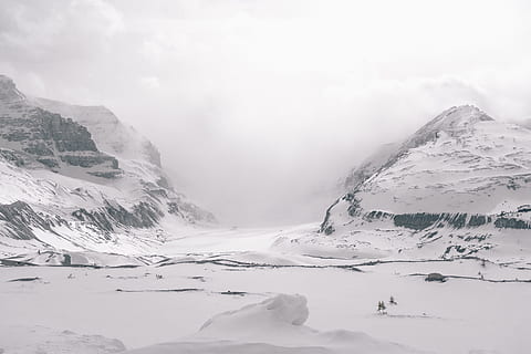 grå, sand felt, bjerge, sne dækket bjerge, bjerg, sne, dagtimerne, natur, vinter, is, scenics, landskab, gletscher, koldtemperatur, udendørs, ingen mennesker, hav, dag, kold temperatur, skønhed i naturen, scenics - natur, miljø, sky - himmel, bjergkæde, snedækket bjerg, himmel, rolig scene, ro, ikke-urbane scene, Frosset, ekstremt vejr, bjergtop, formation, 4K, CC0, offentligt domæne, royaltyfrie