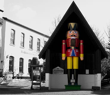 nøddeknækkeren, advent, jul, tradition, folk, Neuhausen, malmbjerge, plus størrelse, arkitektur, bygget struktur, bygning udvendig, ingen mennesker, bygning, dag, rød, meddelelse, repræsentation, by, multi farvet, menneskelig repræsentation, Kunst og håndværk, udendørs, natur, kreativitet, lav vinkel visning, vinter, facade, historie, 1080P, CC0, offentligt domæne, royaltyfrie