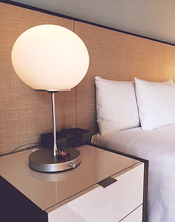 lumière, relaxation, romantique, un hôtel, hébergement, appartement, lit, literie, chambre, affaires, chaise, nettoyer, confort, confortable, contemporain, coussin, décor, conception, famille, meubles, client, maison, Hyatt, à l'intérieur, intérieur, design d'intérieur, lampe, luxe, matelas, moderne, la table de nuit, oreiller, régence, se détendre, du repos, pièce, siège, feuilles, dormir, canapé, rester, style, suite, table, Voyage, lampe électrique, matériel d'éclairage, intérieur de la maison, illuminé, personne, abat-jour, chambre domestique, absence, lumière électrique, intérieur de vitrine, construction de murs, électricité, table d'appoint, 2K, CC0, domaine public, libre de droits