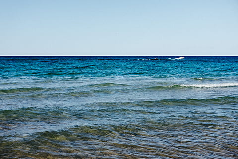 łódź motorowa, jezioro Michigan, krajobraz, morze, niebieski, Natura, plaża, woda, lato, niebo, fala, żadnych ludzi, na dworze, linia brzegowa, scenics, horyzont nad wodą, pejzaż morski, wakacje, spokojna scena, czyste Niebo, horyzont, scenics - natura, piękno natury, spokój, kopia przestrzeń, nabrzeże, idylliczny, ruch, dzień, w kolorze turkusowym, 4K, CC0, domena publiczna, darmowe zdjęcia