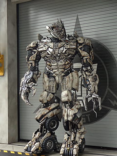 μετασχηματιστές παραπλανήσει megatron, ρομπότ, τεχνητή νοημοσύνη, μηχανή, φουτουριστικό, μηχανισμός, άνδρας, cyborg, ασήμι, sci-fi, επιστημονική φαντασία, μελλοντικός, επιστήμη, χωρίς κόσμο, την τέχνη και τη βιοτεχνία, δημιουργικότητα, ημέρα, μεγάλη ομάδα αντικειμένων, μέταλλο, εντός κτίριου, σκάφος, γκρο πλαν, αναπαράσταση, νεκρή φύση, αρχιτεκτονική, εξοπλισμό φωτισμού, χαρακτηριστικό δόμησης τοίχου, ανθρώπινη εκπροσώπηση, διακόσμηση, κρέμασμα, Μεταφορά, οροφή, 4K, CC0, δημόσιος τομέαςα, χωρίς δικαιώματαe