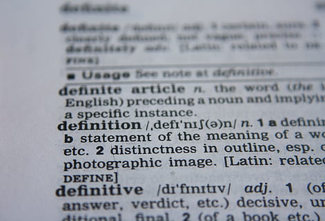 fotografie, definice učebnice, definice, slovo, slovník, text, stránka, rezervovat, papír, informace, data, inteligence, znalost, čtení, studie, učení se, selektivní zaměření, sdělení, detail, západní skript, nikdo, zdravotnictví a lékařství, uvnitř, vzdělání, celý rám, Věda, výzkum, pozadí, strojopis, zpráva, krev, 2K, CC0, veřejná doména, bez autorských práv
