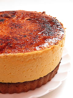 krém Brulee, dort, mango, ovoce, sladký, dezert, apartmá, dortík, francouzské cukrovinky, letní, cukr, cukroví, sladkost, sněhová pusinka, jídlo, karamel, jídlo a pití, sladké jídlo, svěžest, stálý život, deska, uvnitř, požitek, detail, připraven jíst, pečený, pokušení, nikdo, nezdravé stravování, hnědý, studio shot, zaměřit se na popředí, snídaně, 2K, CC0, veřejná doména, bez autorských práv