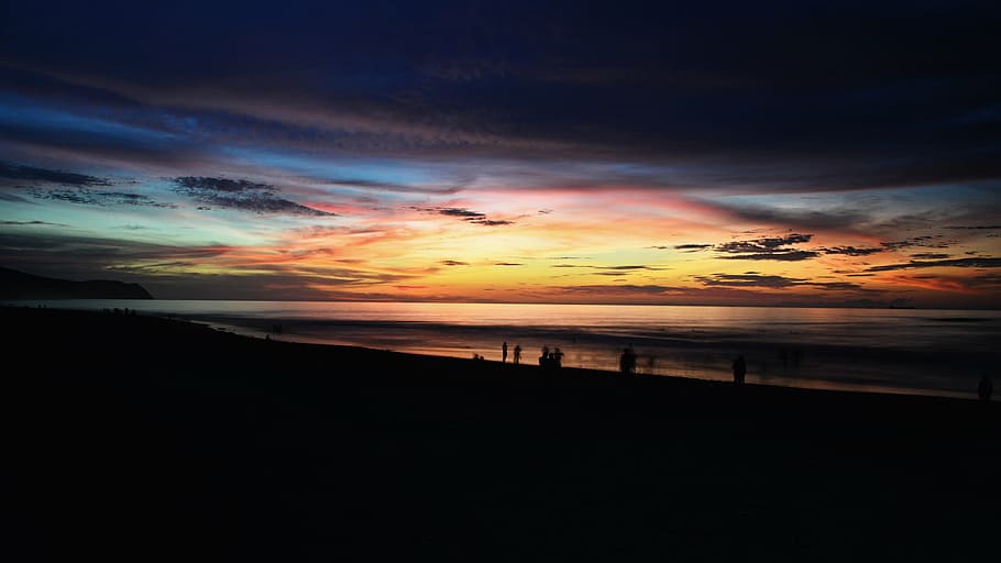 gruppo, persone, Guardando, tramonto, spiaggia, buio, nube, cielo, mare, oceano, silhouette, natura, all'aperto, nuvola - cielo, Paesaggi, cielo drammatico, orizzonte sull'acqua, scena tranquilla, bellezza nella natura, acqua, orizzonte, terra, scenics - natura, colore arancione, la tranquillità, nessuno, destinazioni di viaggio, cielo romantico, 2K