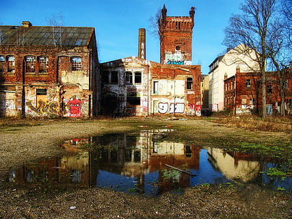 fabrik, bygning, gammel, bortfaldet, ruin, forlade, tabte steder, industribygning, leipzig, Plagwitz, afspejling, bygning udvendig, arkitektur, hus, vindue, vand, bygget struktur, himmel, natur, ingen mennesker, boligområde, træ, forladt, havnefronten, dag, plante, kanal, by, udendørs, 2K, CC0, offentligt domæne, royaltyfrie