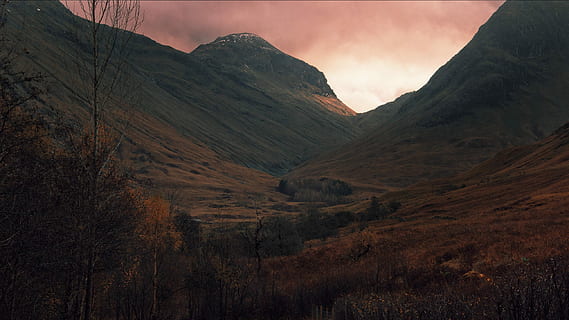 Marrone, montagna, tramonto, grigio, montagne, nuvoloso, cielo, valle, ruscello, fiume, albero, foresta, paesaggio, nube, cielo di zucchero filato, rosa, autunno, montanaro, Glencoe, scenics - natura, catena montuosa, ambiente, bellezza nella natura, natura, nessuno, terra, la tranquillità, scena non urbana, scena tranquilla, destinazioni di viaggio, all'aperto, pianta, idilliaco, 2K, CC0, dominio pubblico, privo di copyright