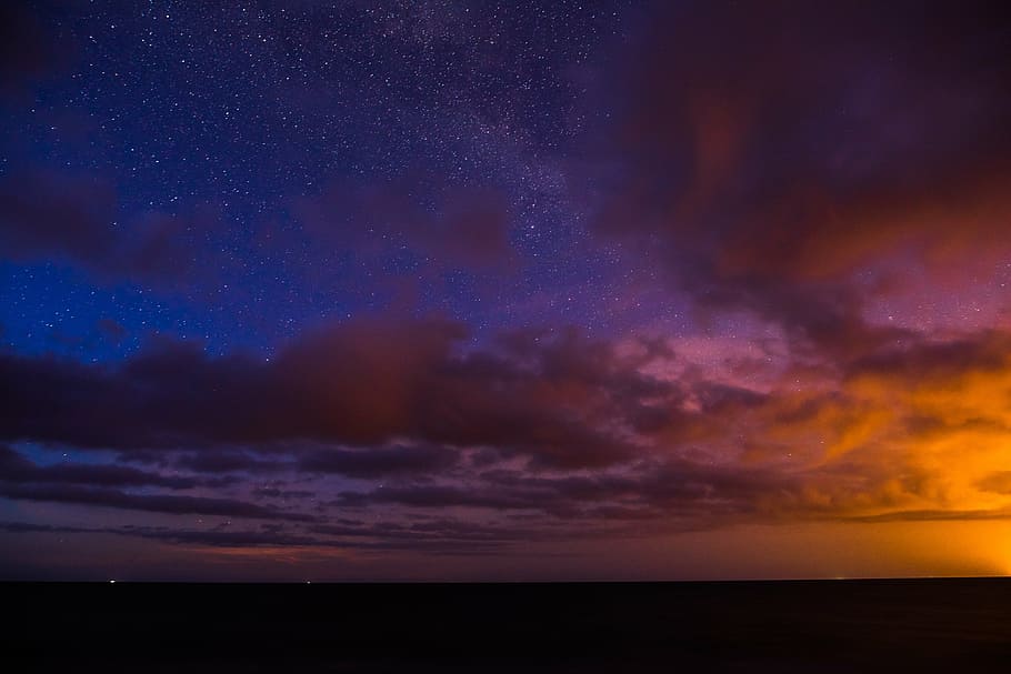cielo durante il tramonto, orizzonte, buio, cielo, nuvole, tramonto, vista, mare, acqua, notte, nuvola - cielo, scenics - natura, orizzonte sull'acqua, natura, bellezza nella natura, cielo drammatico, la tranquillità, crepuscolo, scena tranquilla, stella - spazio, terra, skyline urbano, nessuno, astronomia, all'aperto, viola, 5K
