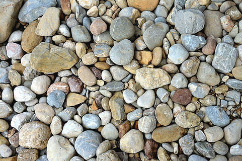 Kieselsteine, Textur, Hintergrund, Kieselstein, Steine, rundlich, steinchen, Fluss, Weg, Garten, Grafik, Design, Materialsammlung, Hintergründe, Rock - Objekt, Muster, Material, Natur, Stein - Objekt, abstrakt, Rock, solide, große gruppe von gegenständen, Stein, Vollbild, Fülle, keine Leute, Tag, texturiert, draußen, direkt darüber, Strand, High Angle View, Land, Struktureffekt, 5K, CC0, gemeinfrei, lizenzfrei