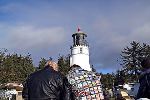 faro, bikers, navigazione, guida, marino, nautico, persone, Oregon, retrovisore, albero, Solo uomini, solo adulti, solo un uomo, nuvola - cielo, cielo, architettura, giorno, esterno dell'edificio, natura, Torre, uomini, struttura costruita, persone reali, pianta, due persone, occupazione, capi di abbigliamento, protezione, adulto, all'aperto, 1080P, CC0, dominio pubblico, privo di copyright