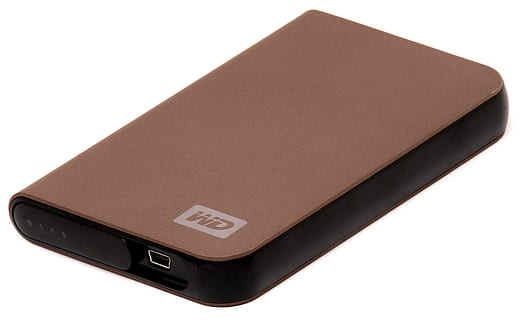 hnědý, Černá, západní, digitální, přenosný, hdd, externí pevný disk, usb, úložný prostor, Paměť, vzpomínky, digitální západní, mini b usb, blikat, technologie, počítač, spojení, přenos dat, výcvik, zařízení, doplněk, elektronika, kapesní pevný disk, bílé pozadí, vystříhnout, studio shot, stálý život, uvnitř, nikdo, Černá barva, detail, jeden objekt, sdělení, podnikání, vysoký úhel pohledu, kopie prostor, kontejner, kreditní karta, bezdrátové technologie, pohodlí, kůže, 2K, CC0, veřejná doména, bez autorských práv