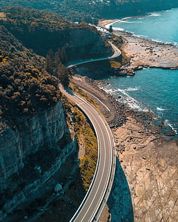 Vogelperspektive, Autobahn, neben, Bucht, Beton, Straße, Cliff, Karosserie, Wasser, tagsüber, Flug, Sea Cliff Bridge, Luftaufnahme, Meer, Natur, Reise, High Angle View, Landschaft, szenen, Transport, draußen, Küste, Reiseziele, Schönheit in der Natur, Land, keine Leute, Szenen - Natur, Kurve, Tag, Transportmittel, Stadt, die Architektur, Strand, Auto, 2K, CC0, gemeinfrei, lizenzfrei