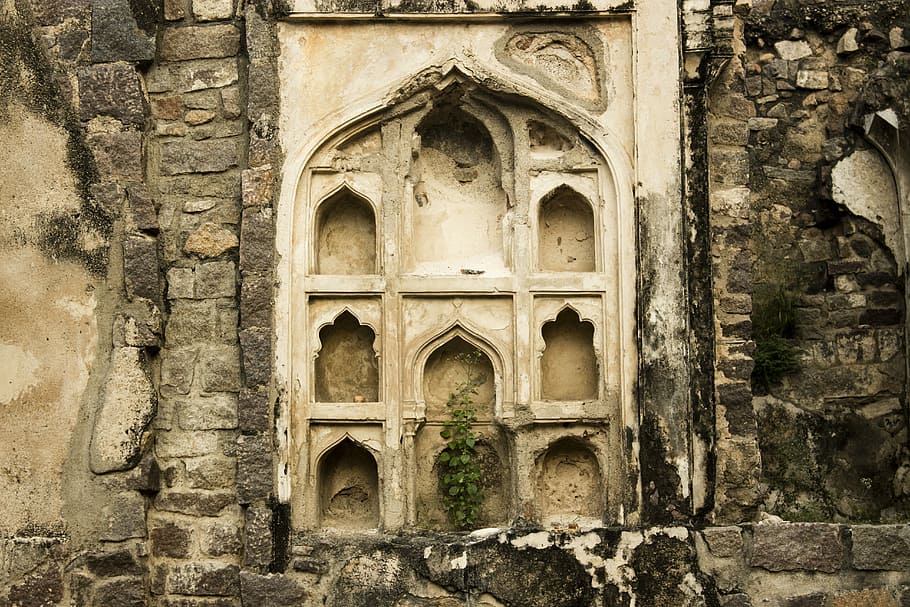 rovine dell'altare, vuoto, slot, architettura, vecchio, pietra, antico, costruzione, storico, facciata, esterno, rovine, eredità, Vintage ▾, turismo, architettonico, cittadina, struttura, storia, cultura, parete, resti, monumento, forte, Golconda, punto di riferimento, archeologia, arco, il passato, struttura costruita, esterno dell'edificio, nessuno, destinazioni di viaggio, giorno, viaggio, intemperie, all'aperto, vecchia rovina, muro di pietra, solido, arte e artigianato, antica civiltà, rovinato, 5K