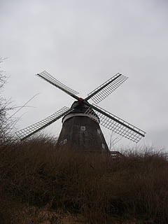 windmill, building, mill, wing, historically, sky, old mill, architecture, agriculture, museum, alternative energy, renewable energy, wind power, environmental conservation, wind turbine, traditional windmill, turbine, environment, fuel and power generation, plant, nature, landscape, field, land, built structure, rural scene, day, blade, outdoors, no people, 2K, CC0, public domain, royalty free