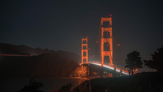 daurat, pont, san francisco, ampli, foto d'angle, pont de porta, nit, fosc, estructura, vermell, il·luminat, arquitectura, estructura construïda, cel, naturalesa, exterior de l'edifici, aigua, cap gent, transport, a l'aire lliure, bellesa a la natura, manera de transport, muntanya, arbre, edifici, destinacions de viatge, viatjar, llum, 5K, CC0, domini públic, lliure de regalies