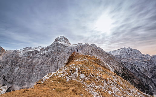 formació de roca, durant el dia, muntanya, naturalesa, cim de muntanya, neu, paisatge, escenics, a l'aire lliure, Serra, cel, rock - object, bellesa a la natura, Alps europeus, glacera, cap gent, terrenys extrems, hivern, núvol - cel, blau, gel, cresta de muntanya, viatjar, paisatges, senderisme, àrea salvatge, escenics - natura, medi ambient, rock, sòlid, dia, temperatura de fred, muntanya nevada, formació, 5K, CC0, domini públic, lliure de regalies