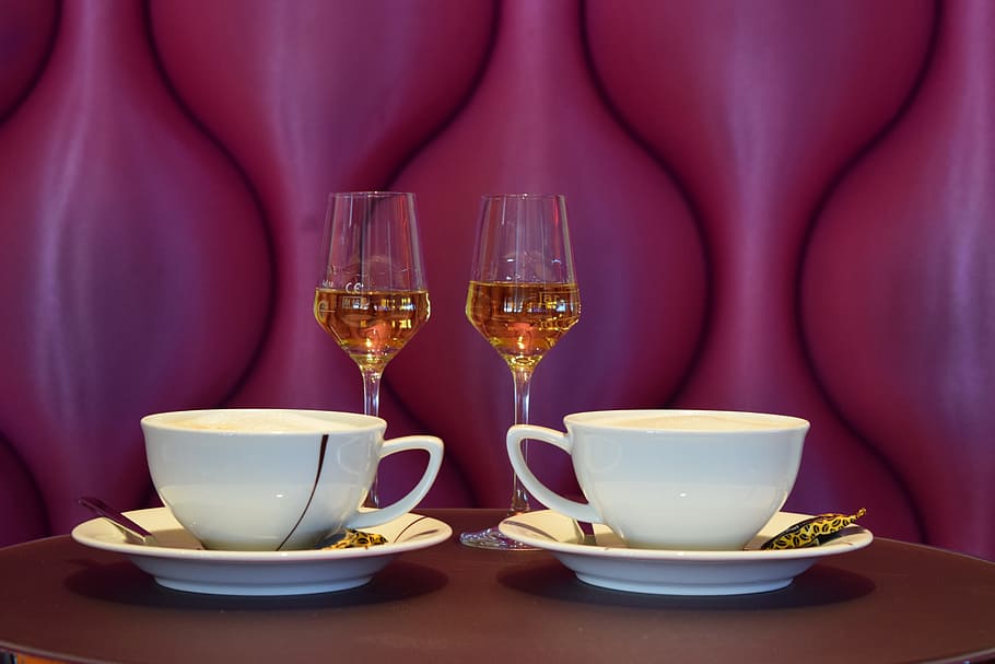 tassa, beure, tee, vaixella, taula, cafè, porcellana, luxe, fons, elegant, calenta, grappa, cappuccino, acollidor, noble, porpra, violeta, trencar, relaxació, descans, menjar i beguda, refresc, vidre, vi, alcohol, a l'interior, celebració, menjar, plat, primer pla, cap gent, natura morta, beguda calenta, restaurant, copa, tassa de te, 5K