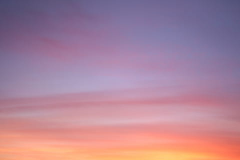 wallpaper jam emas, awan, langit, matahari terbenam, alam, warna cerah, langit yang dramatis, pemandangan, latar belakang, multi-warna, awan - langit, adegan yang tenang, keindahan di alam, tidak ada orang, scenics - alam, warna merah jambu, ketenangan, senja, menyalin ruang, lingkungan Hidup, biru, cloudscape, idilis, di luar rumah, abstrak, latar belakang abstrak, ungu, angin, langit romantis, meteorologi, terang, 5K, CC0, domain publik, bebas royalti