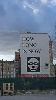 graffiti, tid, Berlin, arkitektur, tekst, bygget struktur, meddelelse, himmel, sky - himmel, bygning udvendig, vestlige script, natur, dag, ingen mennesker, skilt, by, bygning, Information, udendørs, transportmidler, informationsskilt, Kunst og håndværk, 5K, CC0, offentligt domæne, royaltyfrie