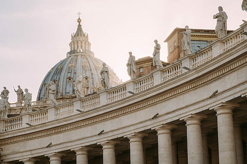 st., peters basilica, italy, white, concrete, buildings, statues, balcony, building, statue, column, architecture, church, religion, vatican city, railing, dome, cross, rome, city, pope, st.pietro, statuary, vatican, built structure, building exterior, travel destinations, architectural column, history, low angle view, government, the past, travel, tourism, sky, no people, nature, place of worship, outdoors, classical style, neo-classical, colonnade, 5K, CC0, public domain, royalty free