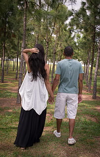 Paare, Liebe, Enzyklopädie, Baum, Wald, Rückansicht, in voller Länge, Erwachsene, Menschen, Pflanze, echte Menschen, Lebensstile, Männer, Frau, Land, Freizeitbeschäftigung, Zusammengehörigkeit, Legere Kleidung, Stehen, Natur, Kind, Frauen, Tag, zwei Menschen, positive Emotionen, draußen, Frisur, 5K, CC0, gemeinfrei, lizenzfrei