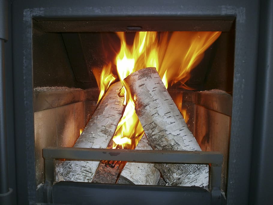 foc, llar de foc, passió, flames, foc - fenomen natural, cremant, calor - temperatura, flama, llenya, naturalesa, registre, material de fusta, fusta, brillant, a l'interior, color taronja, cap gent, forn, moviment, estufa de llenya, metall, lluminositat, 4K