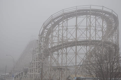 kabut, roller coaster, brooklyn, struktur yang dibangun, Arsitektur, alam, tidak ada orang, hari, langit, di luar rumah, budaya seni dan hiburan, tampilan sudut rendah, eksterior bangunan, industri, bahan bakar dan pembangkit listrik, pohon, Taman Hiburan, menanam, naik taman hiburan, pohon telanjang, logam, 4K, CC0, domain publik, bebas royalti