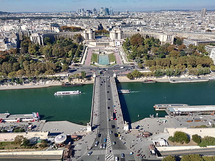 Paris, Eiffel, Turm, Aussicht, die Architektur, Stadt, Gebäudehülle, gebaute Struktur, Wasser, High Angle View, Reiseziele, Transport, Reise, Stadtbild, Tourismus, Transportmittel, Baum, Tag, Natur, zufällige Menschen, Luftaufnahme, Gebäude, draußen, Brücke - künstliche Struktur, 4K, CC0, gemeinfrei, lizenzfrei