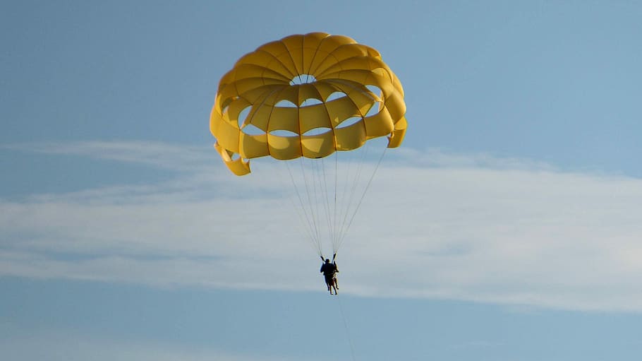 poslední, parasail, den, ztroskotanec, osoba paragliding, padák, létající, létat, mrak, nebe, plovák, podzim, žlutá, extrémní sporty, paragliding, dobrodružství, střední vzduch, volnočasové aktivity, jedna osoba, mrak - nebe, sport, k nepoznání člověka, rozjařenost, radost, životního stylu, svoboda, nízký úhel pohledu, skutečných lidí, Příroda, parasailing, 4K