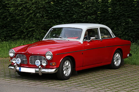 auto, oldtimer, volvo, klasický, automobilového průmyslu, vozidel, pkw, červené víno, osobní automobily, veteránem automobil, staromódní, retro stylu, starý, přeprava, pozemního vozidla, Historické auto, dopravy, antický, zastaralý, sběratelské auto, chrom, nikdo, Červené, venku, den, způsob dopravy, motorové vozidlo, strom, rostlina, stacionární, město, Příroda, vinobraní, hračka, 5K, CC0, veřejná doména, bez autorských práv