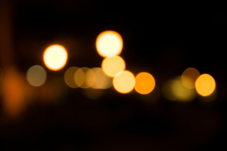 fotografia de bokeh groc, bookeh, fotografia, fosc, nit, resum, llum, bokeh, borrós, defocated, il·luminat, equips d’il·luminació, cercle, brillant, calor - temperatura, patró, color negre, llum del carrer, forma geomètrica, cap gent, tacat, llum - fenomen natural, carrer, forma, fons, a l'aire lliure, moviment borrós, fons negre, efecte texturat, projecció, 5K