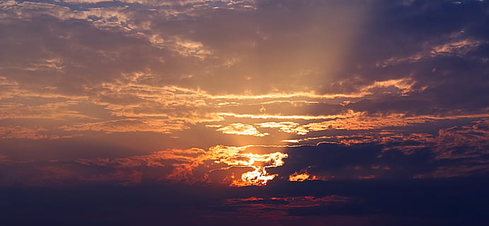 Sonnenuntergang, Himmel, Wolken, Sonne, Nebel, Lichtstrahl, Gelb, Landschaft, Wolken bilden sich, bedeckter Himmel, dunkle Wolken, sonnig, wolke - himmel, Schönheit in der Natur, Sonnenlicht, Szenen - Natur, Dramatischer Himmel, Natur, Ruhe, Umgebung, idyllisch, Scheu, Wolkengebilde, Hintergründe, Licht - natürliches Phänomen, draußen, Meer, keine Leute, ruhige Szene, dunkel, 4K, CC0, gemeinfrei, lizenzfrei