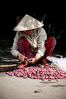 person, wearing, gray, headgear, people, market, india, asia, one Person, men, indian Culture, farmer, food, only women, one woman only, adults only, fruit, real people, freshness, women, food and drink, occupation, adult, for sale, healthy eating, wellbeing, retail, vegetable, selling, business, large group of objects, day, outdoors, street market, 4K, CC0, public domain, royalty free
