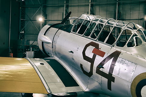 vecchio, retrò, aereo, Immagine, catturato, Museo dell'aria di Duxford, foto, Duxford, Museo, Inghilterra, vario, tecnologia, militare, mezzi di trasporto, veicolo aereo, aereo da combattimento, fabbrica, industria, nessuno, in casa, attrezzature di produzione, giorno, modo di trasporto, metallo, stazionario, macchinario, avvicinamento, industria aerospaziale, parte della macchina, nave nautica, attività commerciale, motore, 4K, CC0, dominio pubblico, privo di copyright
